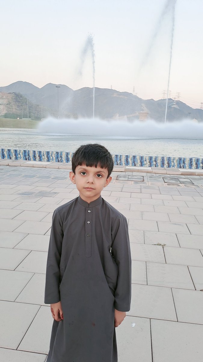 zeghamimran's tweet photo. عید مبارک https://t.co/oZT0LiRmW7