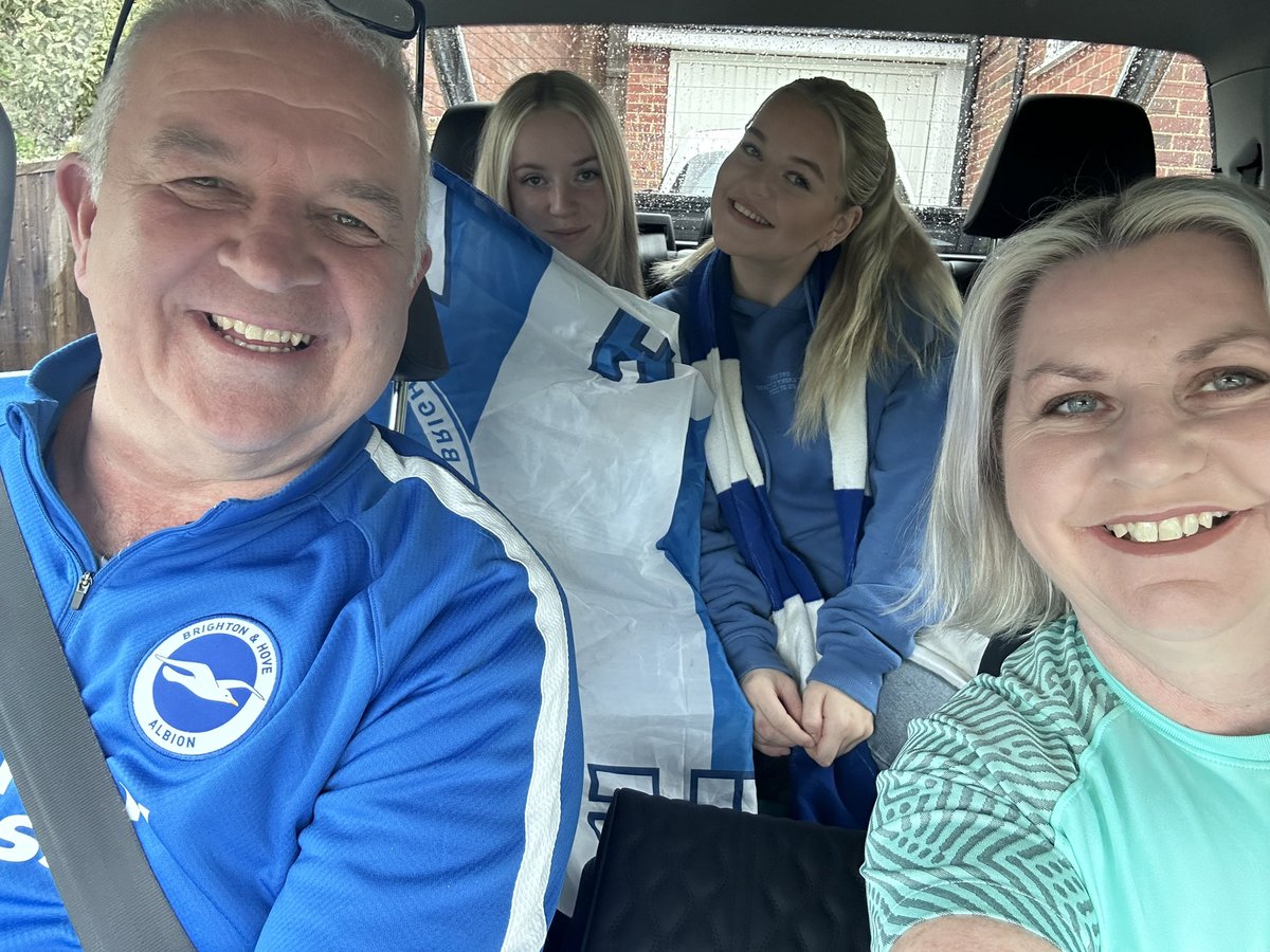 lisapix's tweet photo. On our way! #bhafc https://t.co/lnFT4Uskj2