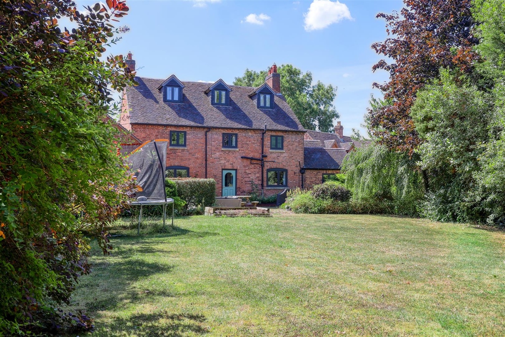 AlexandersLtd's tweet photo. Atterton Lane, Witherley
Guide Price £765,000
5 Bedroom Detached House

Virtual Tour: https://t.co/Q597tBCuqR
❤️Register your interest: https://t.co/YFYIiOBu2h

#teamalexanders #loughborough #ashby #shepshed #meltonmowbray #marketbosworth #eastmidlands https://t.co/0heRnsM2mN