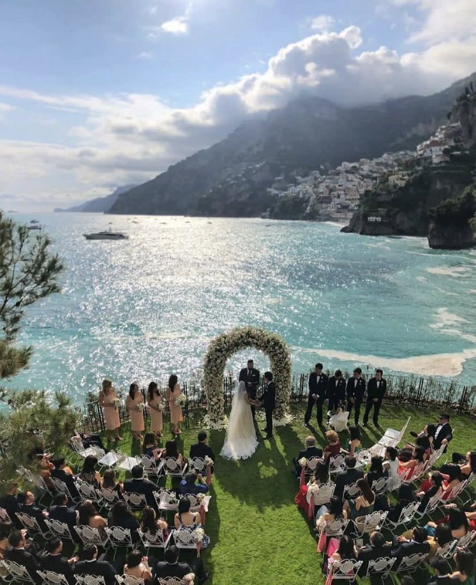 viewsoff's tweet photo. Wedding in Italy. https://t.co/0CmgQ6f1CB