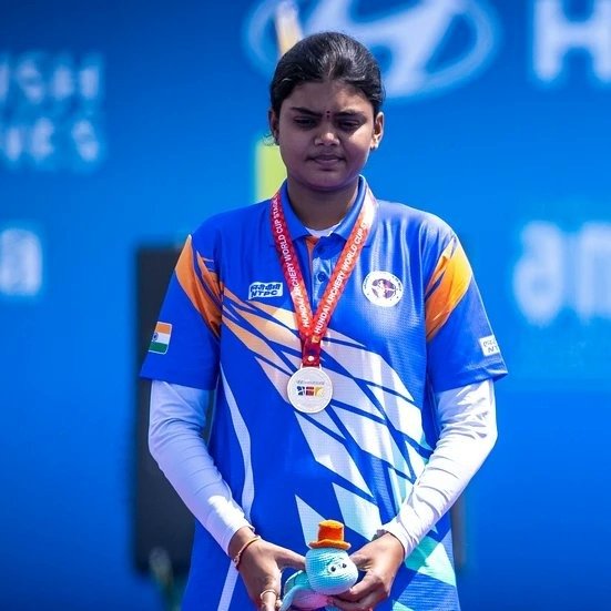 vamsi1531's tweet image. Jyothi Surekha has made India 🇮🇳 and Andhra Pradesh proud yet again. Congratulations to her on winning Two Golds 🥇🥇at the Archery World Cup being held in Turkey. My best wishes for her future endeavours. #AimForGold