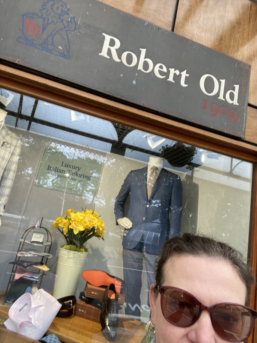 SamRhydderch's tweet photo. @mikeparkerwales Walking past the #RobertOld shop made me think of #OnTheRedHill - down in Bournemouth this weekend for @BmthWritingFest which has been fantastic! https://t.co/AKePVZMcpB
