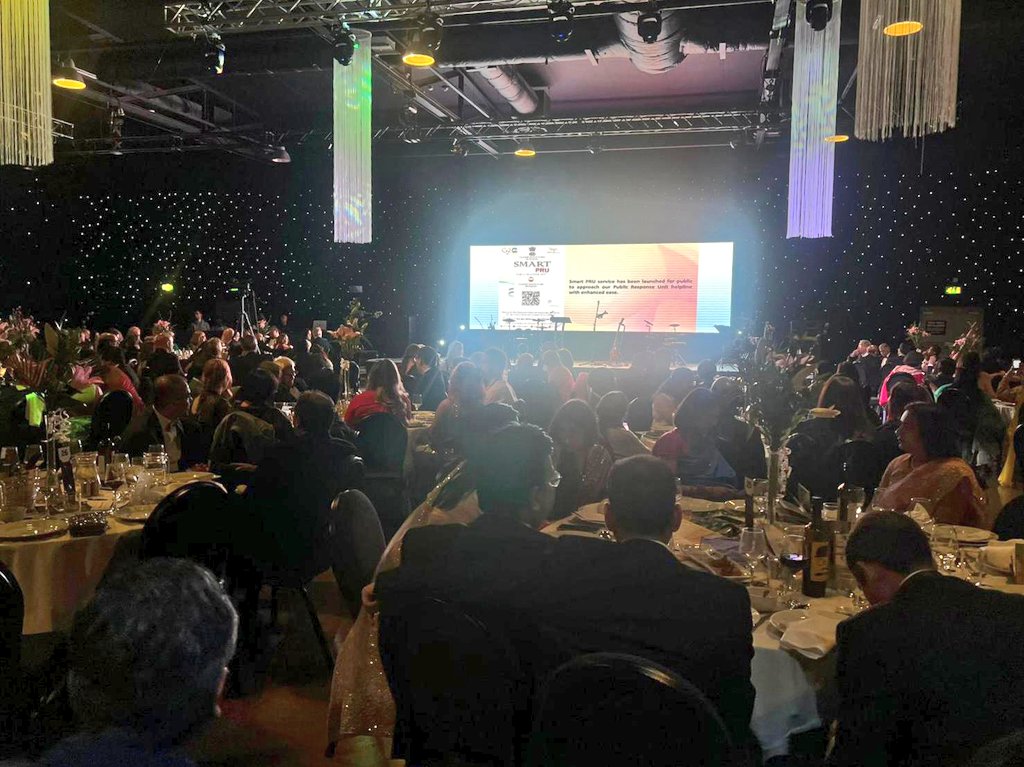 CGI_Bghm's tweet photo. #YorkshireIndianSociety organized a gala event on its 38thAnnualCharitybanquet. CG Dr Shashank Vikram addressed the🇮🇳community of Yorkshire&amp;underlined the impor role of diaspora as🇮🇳surges ahead in Amrit Kaal,also briefed about services&amp;requested people for ideas to work together https://t.co/HpYAGsX7PH