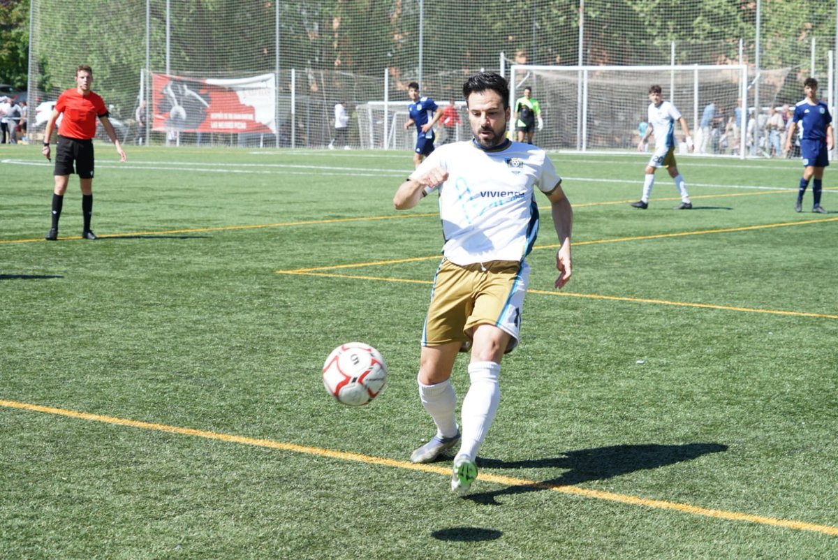 La preferente se juega en <a href="/laOtraTM/">laOtra</a> (Grupo I)

Tiempo de descanso

Arranca el partido <a href="/cuzonanorte/">C.U. Zona Norte</a> 1️⃣ - 0️⃣ <a href="/CF_SanAgustin/">CF San Agustín</a>