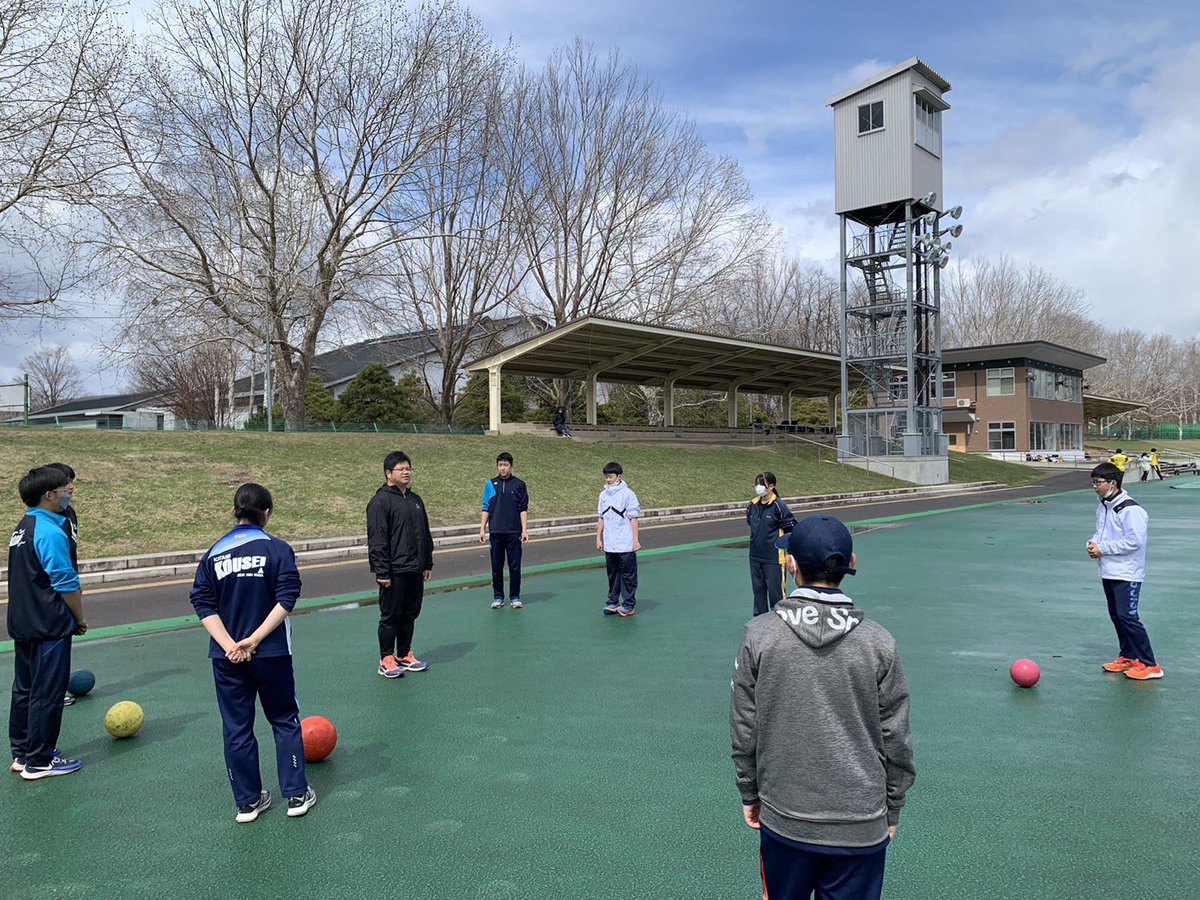 kanekouta's tweet photo. 砲丸投を学ぶ会．
2023年度もスタートをしました．
毎月1回の開催予定．
オホーツクの砲丸投の競技力を高めていきます．

講師は北海道高校記録保持者の本間勝人氏（オホーツクAC所属）です．
#オホーツク
#砲丸投
#学ぶ
#みんなで強くなる https://t.co/KIFRxj6Fos