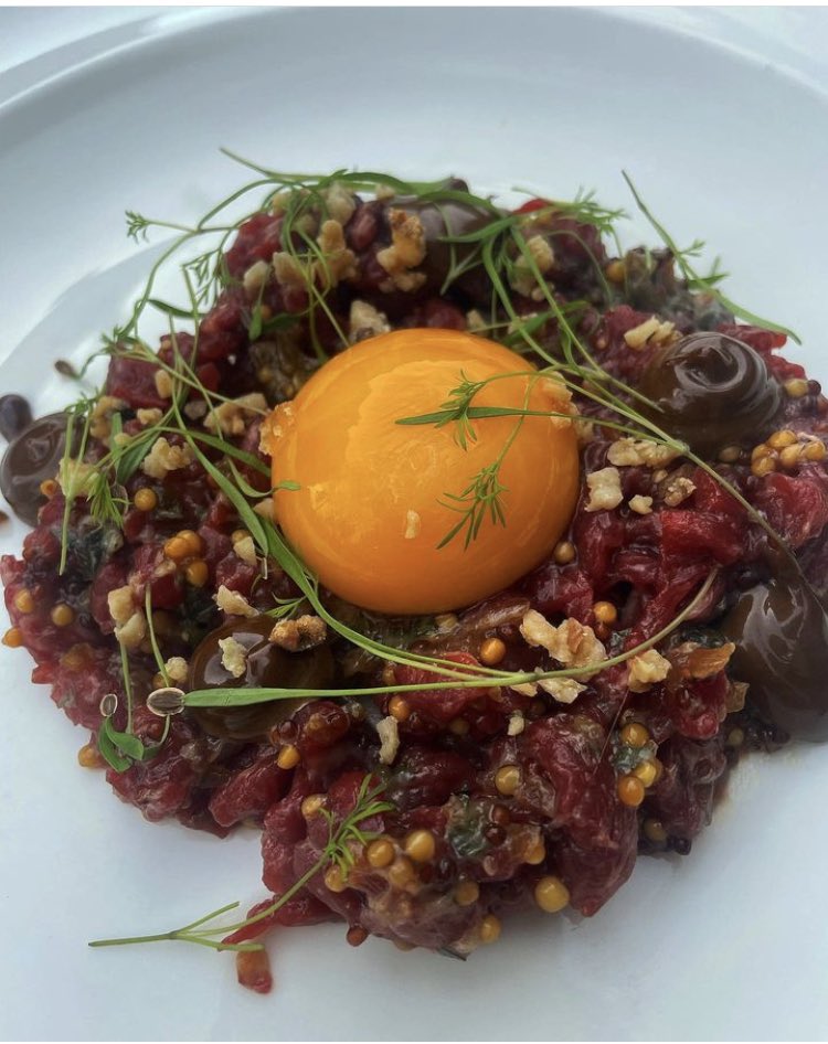 freyaloll's tweet photo. chef media, wish i was better at taking photos 🙄 https://t.co/Dt5VBUHiO2