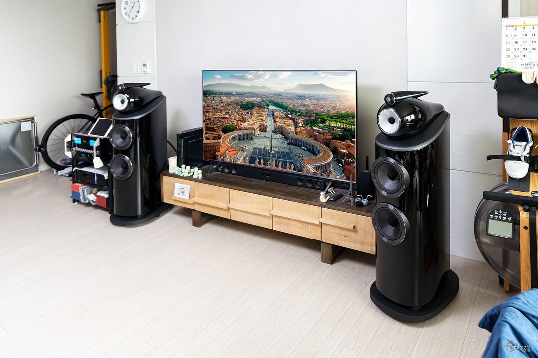 BowersWilkins's tweet photo. Your home gym deserves the perfect sound too. Which one of our speakers would you use?
photo by: @avplaza.co.kr who went which the 803 D4 from our 800 series.
#bowerswilkins #800seriesdiamond #StudioSoundComesHome #loudspeaker https://t.co/nz2Zw93570