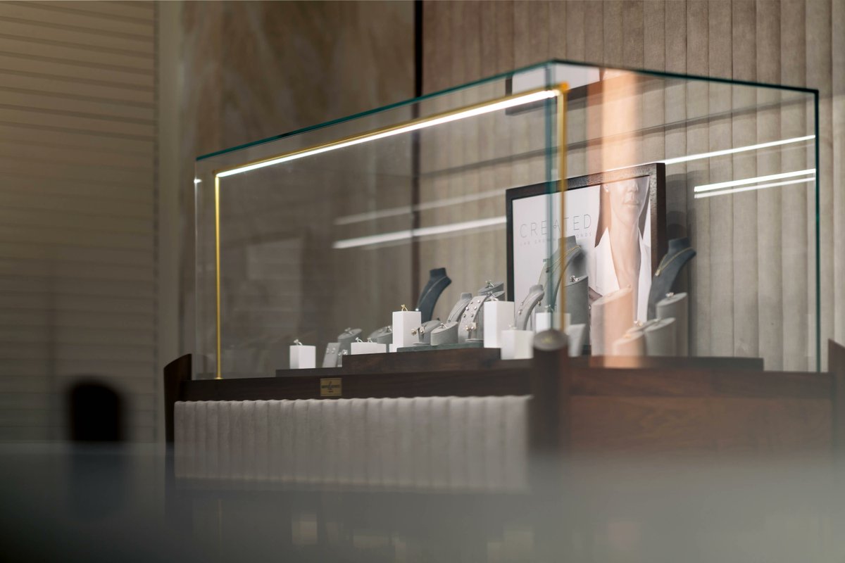 BrownNewirth's tweet photo. The next chapter for Brown &amp; Newirth is about to be told. Don’t miss out—get ready for a new experience and new memories 💍 https://t.co/xoIkcRU7vm

#engagementrings #london #bespoke #comingsoon https://t.co/tlzrQsHqTa