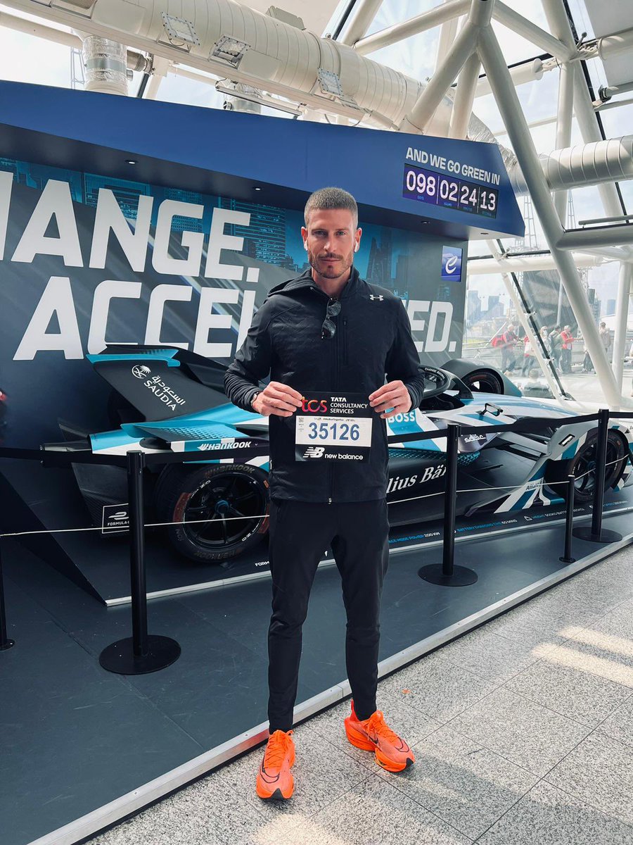 Certitude's tweet image. Ready, set, go!

All five of our 2023 #Londonmarathon runners have started and are making their way around london! We wish them all the best of luck!
#ForTheLifeYouWant #Certitude #LondonMarathon