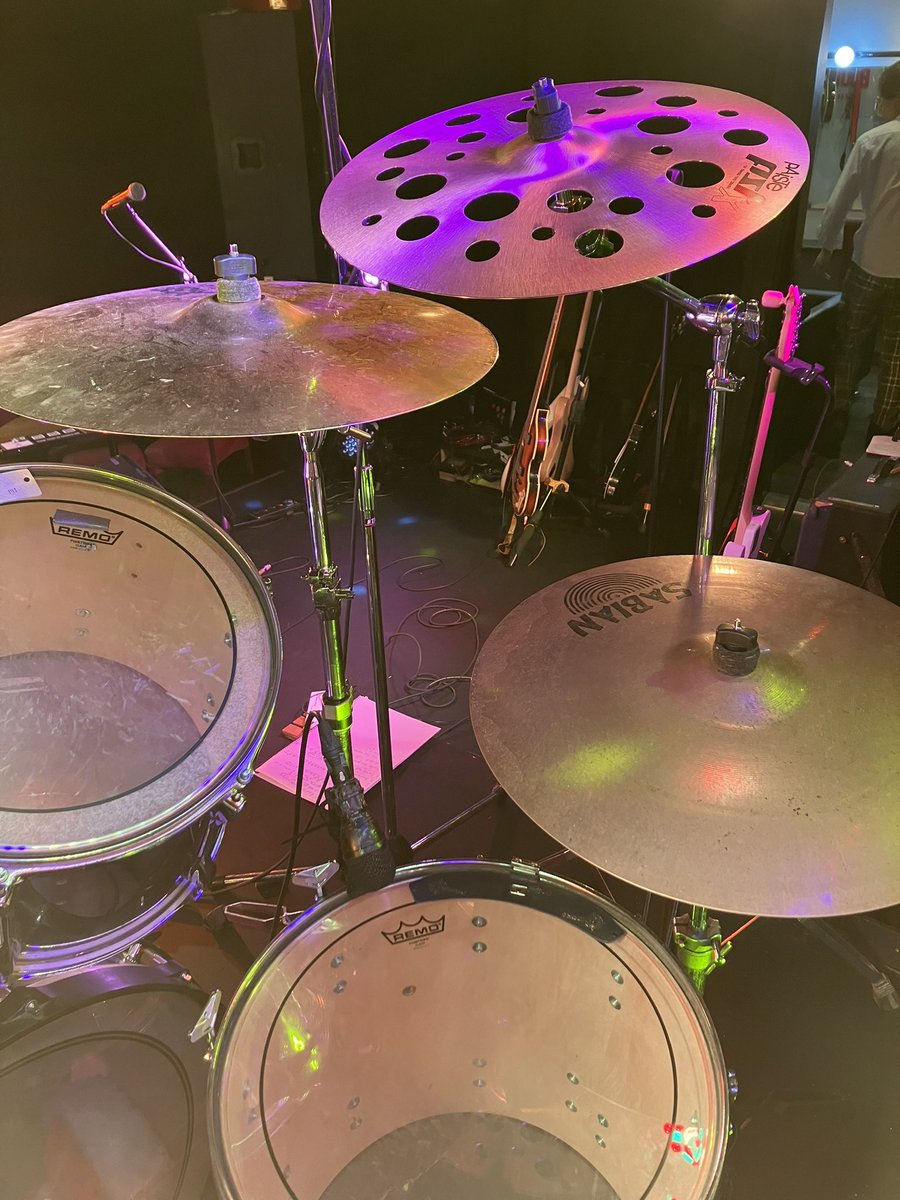 tf8krFsuR's tweet photo. ライブでした。この子達をデビューさせました。個人的な出来は良く無かったので反省🙃
#Kジル
#PSTX
#zildjian
#PAiSTE https://t.co/PASYOOZFVR