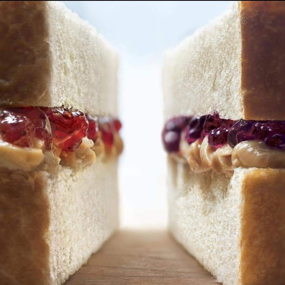 eatinerni's tweet photo. An age old debate...
#TEAMSTRAWBERRY
🆚
#TEAMGRAPE https://t.co/40VBrjqPcH