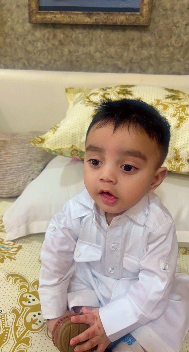 SimiMeer's tweet photo. My baby Azlan’s first Eid!

May the blessings of Allah are always there to protect us from the wrong and bless us with the right. Wishing everyone a lovely Eid!!✨🌙 https://t.co/rdIqCxzocB