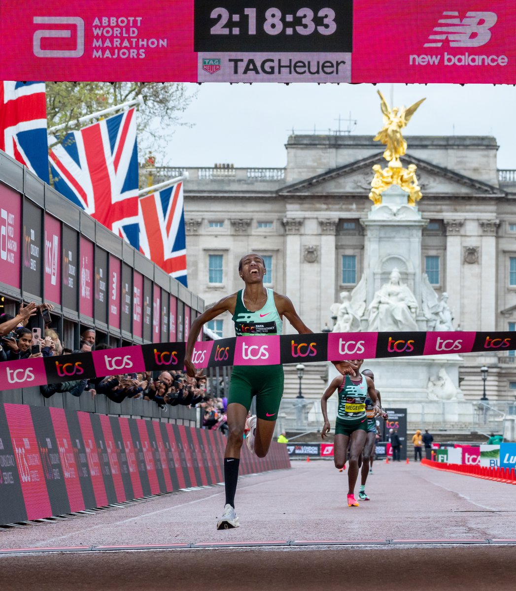 World Athletics (@worldathletics) on Twitter photo What an unbelievable debut for <a href="/SifanHassan/">Sifan Hassan</a> during the <a href="/LondonMarathon/">TCS London Marathon</a> 🤯
From stretching before halfway to returning to the lead group and winning a thrilling sprint finish in a 2:18:33 national record 😱
📸 <a href="/LondonMarathon/">TCS London Marathon</a>
#LondonMarathon What an unbelievable debut for <a href="/SifanHassan/">Sifan Hassan</a> during the <a href="/LondonMarathon/">TCS London Marathon</a> 🤯
From stretching before halfway to returning to the lead group and winning a thrilling sprint finish in a 2:18:33 national record 😱
📸 <a href="/LondonMarathon/">TCS London Marathon</a>
#LondonMarathon