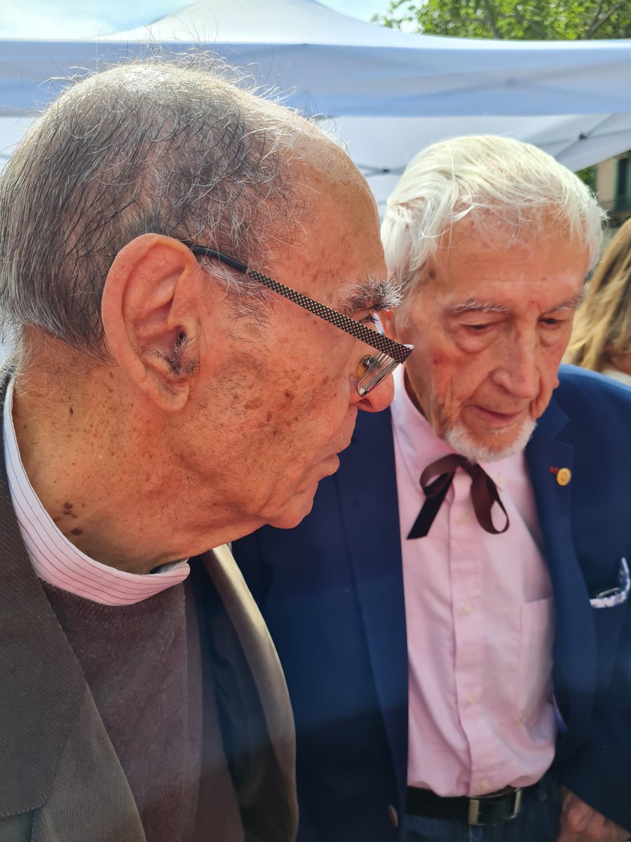 Josep Vallverdú ja és a Passeig de Gràcia. 
Tot Galera!
 <a href="/editorialgalera/">la Galera</a> 
<a href="/AnyVallverdu/">Any Josep Vallverdú</a>