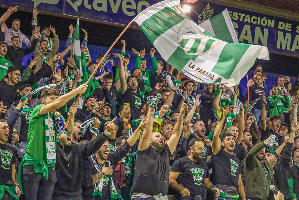 ultrafondoverde's tweet photo. LLEGÓ EL DÍA DE DEMOSTRAR LO QUE ES SANTA AMALIA💚
PASE LO QUE PASE ESTA AFICIÓN NUNCA OS DEJARÁ SOLOS🙌🏽
ES HORA DE ESCRIBIR HISTORIA Y VOLVER A TERCERA🫵🏼
APLASTA SANTA AMALIA!!!!💚☠️ https://t.co/s8tLbwQ6vE