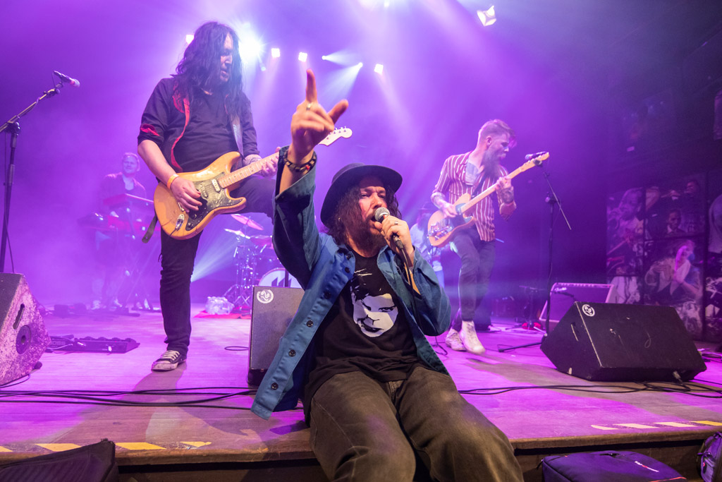 deruting's tweet photo. Crónica del maravilloso concierto que ofreció @HellsinglandU  el pasado jueves en el @kafeantzokia  https://t.co/f65L2TwpP1 https://t.co/cGyN23fk0F