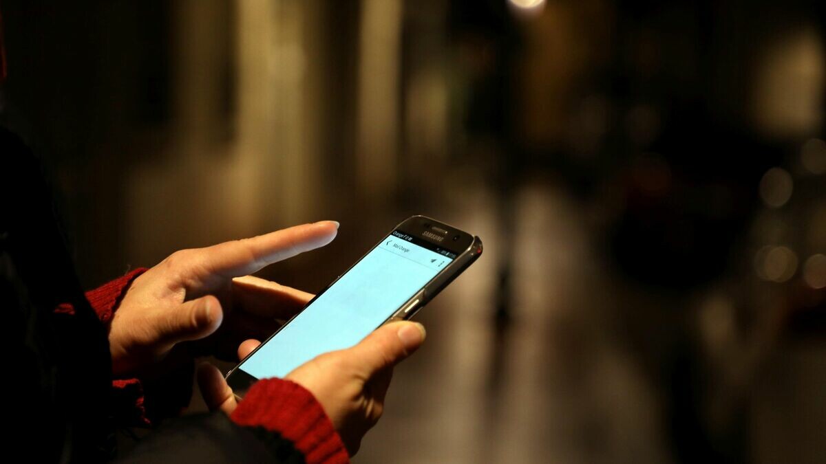 le_Parisien's tweet photo. 📢 À 15 heures ce dimanche, une alarme va retentir sur tous les téléphones portables au Royaume-Uni

➡️ https://t.co/icTDMmuVJK https://t.co/aD4efkruiN