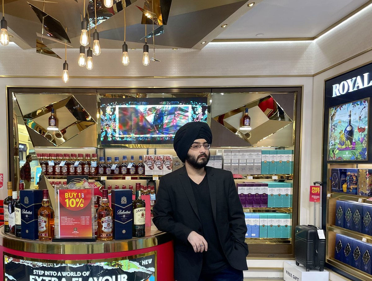 hskalraofficial's tweet image. What time it is? It’s MINE O’ Clock❗️
#onepercenter 
#internationalimmersion