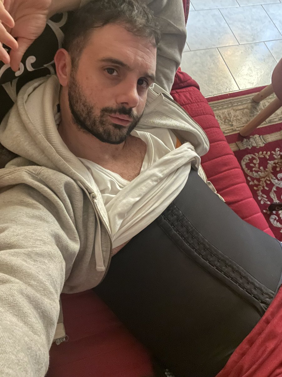 WonderwallIan's tweet photo. Post surgery 🤞 https://t.co/VynNMIKjcf