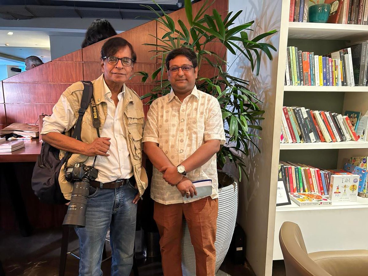 HawakalP's tweet photo. We are ecstatic about the magnificent response to the formal launch of Shailja Chandra's The Moonsmith Gulzar in The Quorum Mumbai. 

@ShailjaChandra @TheQuorumClub @Bitan84 @KiritiSKiriti @pradeepcsrivast @meghnagulzar https://t.co/GbG4K8PNR6