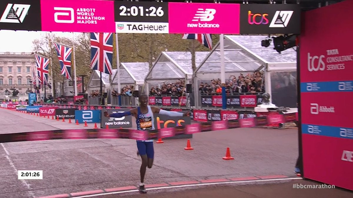 jgault13's tweet photo. Kenya's Kelvin Kiptum runs 2:01:25 to win the 2023 London Marathon -- takes 72 seconds off Eliud Kipchoge's course record.

His half marathon splits are unbelievable: 61:40/59:45! That's the fastest second half split in any official marathon, ever.

https://t.co/yvwnwWTbU5 https://t.co/iHKEjJkkrt