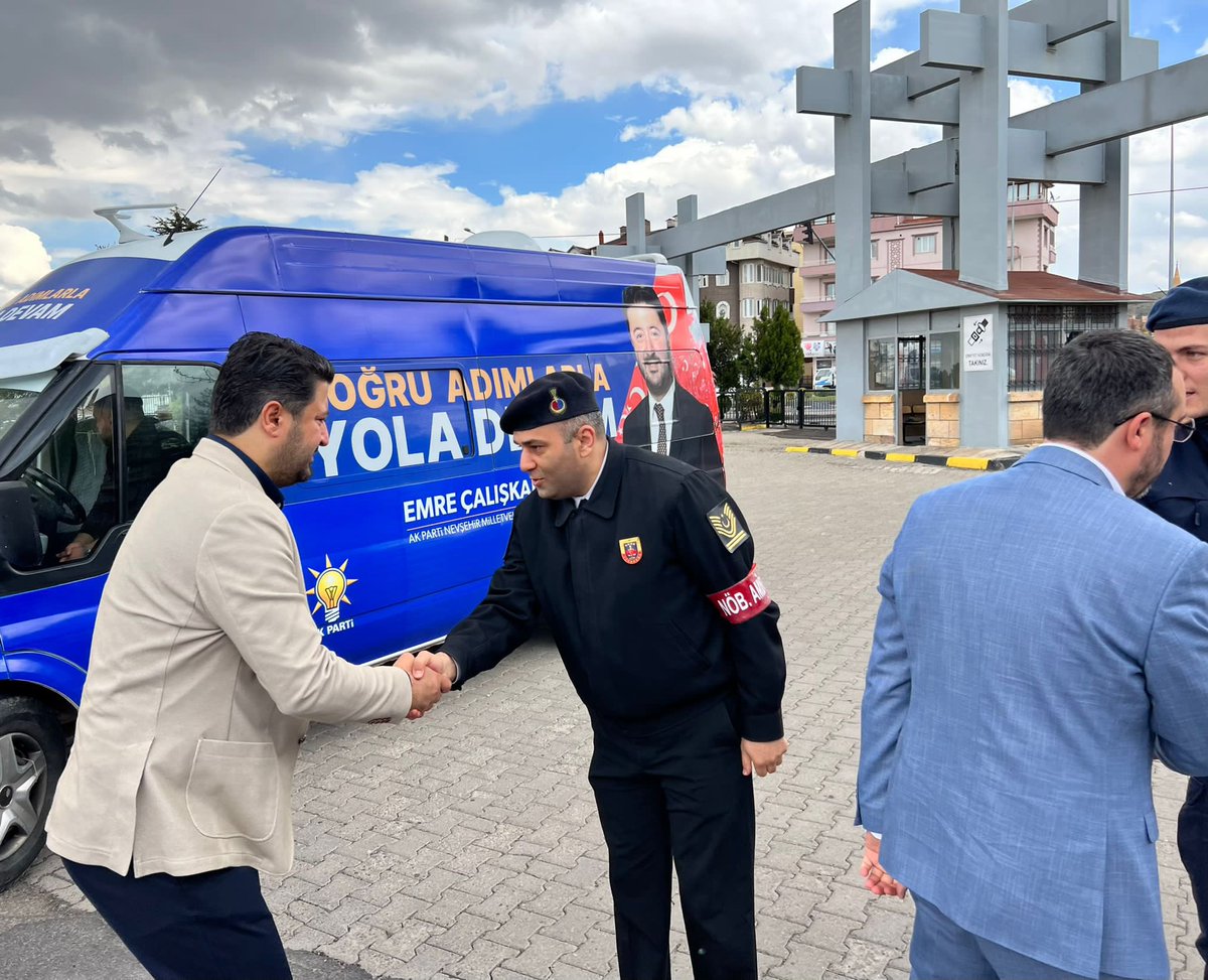 EmreCaliskan_50's tweet photo. Bugünkü Ziyaretlerimiz;

✅Merkez Polis Karakolu,
✅İtfaiye, 
✅Jandarma Komutanlığı,
✅112 Acil Çağrı Merkezi. 

Bayramda görev yapan arkadaşlarımızı, İl Başkanımız @kemikkiranali vekil adaylarımız @Sozgun50 ,@avyanar ve gençlik kolları Başkanımız @HalukKoybasii ile beraber ziyaret edip bayramlarını tebrik ettik.

#GönülGönüle