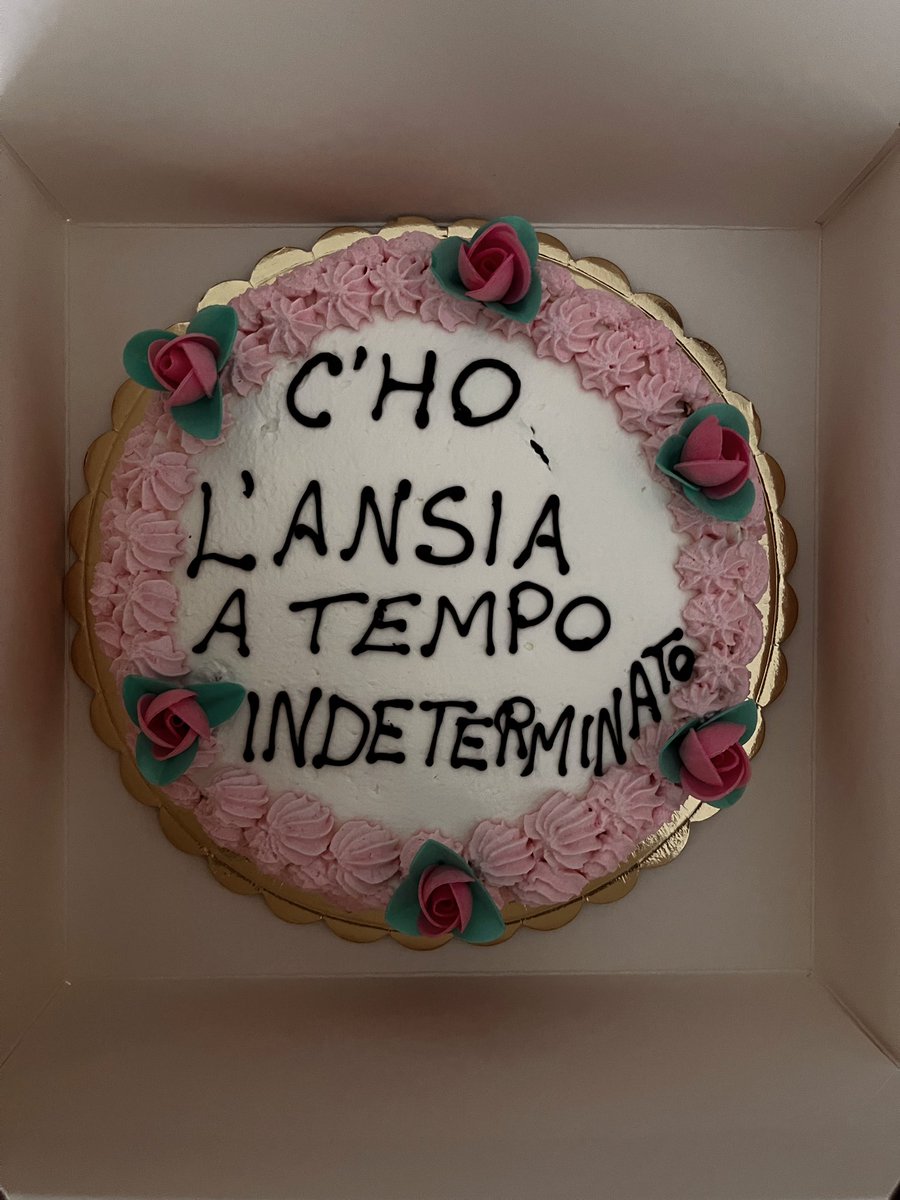 httpbenzoash's tweet photo. un compleanno da dimenticare, ma almeno la torta ci ha preso in pieno.🤍 https://t.co/DWPkgOJYhx