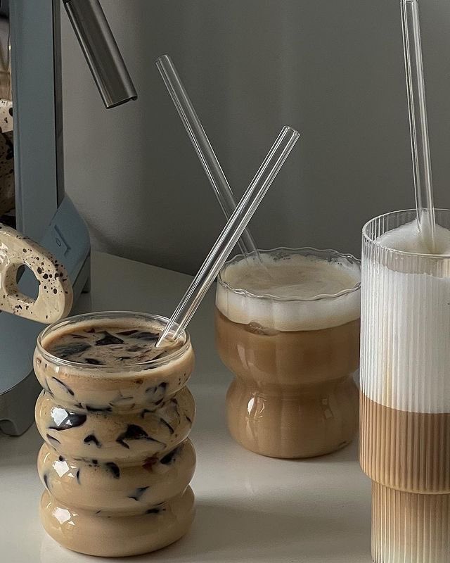 SelectOutfit's tweet photo. iced coffee https://t.co/ZkrdWt4rcC
