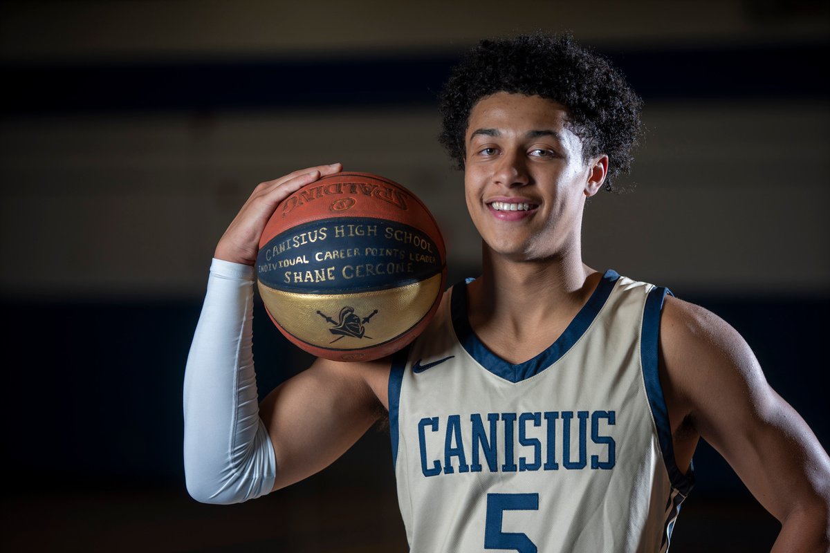hsjrphoto's tweet photo. In today's @TheBuffaloNews @Shanecercone @CanisiusHSHoops  Allen Wilson Basketball player of the year. https://t.co/WquI7eXIMv