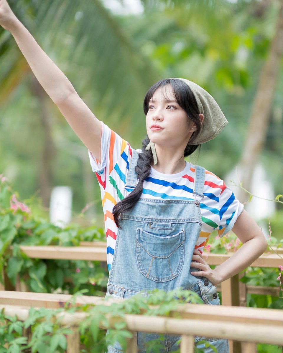 ลูกสาวกำนัน ชอบลุคนี้มากๆ

#CherprangPhotobook 
#CherprangAreekul
#CherprangBNK48