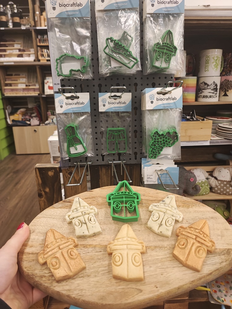 BiocraftLab's tweet image. Get your Matcha and Cookie Delight! 🍵🍪🙂

#bakery#sweettooth#dessert#cupcakes#sweet#baking#cookies#cookiesofinstagram #cookiedecorating#bakersofinstagram#baking#customcookies #coffee#latte#tea#smoothie#tealover#teaaddict#teatime#greentea #instacake#cakes#cakecakecake#cakestagra