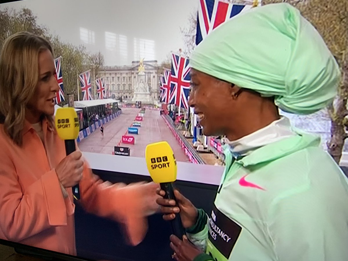 Stops for a stretch, cuts sideways for a drink! Amazing.