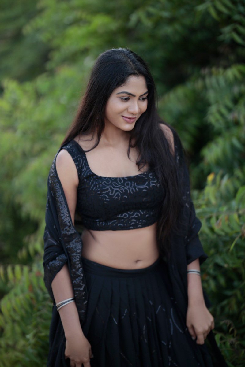 Actress @ShrutiReddyy looks stunning in black in her latest stills 🖤♥️

Wishing her happy birthday and more success in films 🌟💫 

@thanga18 @KskSelvaPRO 

#23rdApril #ShrutiReddy #HBDshrutiReddy #HappyBirthdayShrutiReddy