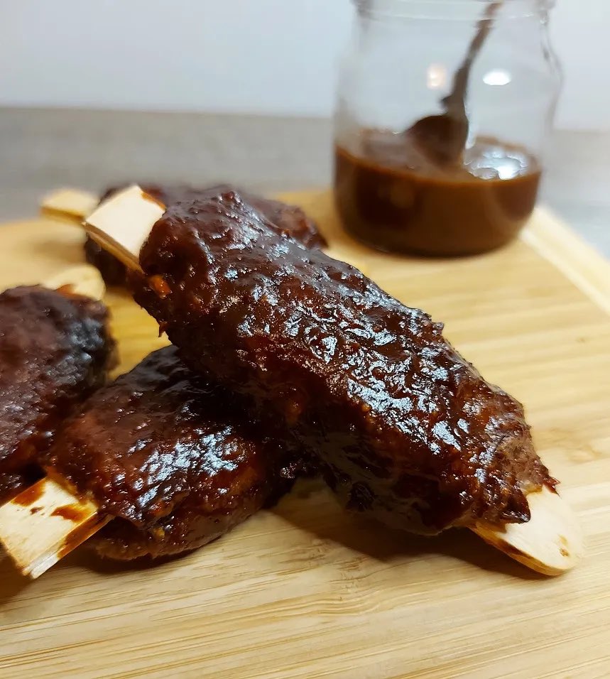 schmoozequeen's tweet photo. #Vegan #Glutenfree BBQ Ribs 🚫🐷 #Porkless #CrueltyFree 
These BBQ vegan #glutenfree ribs are healthy. They are #chewy too! #KingOysterMushrooms #BBQSauce #veganfood #soyfreefriendly #nutfree #Plantbased 
https://t.co/JEAss9t4Gd https://t.co/nPI5XcQJH4