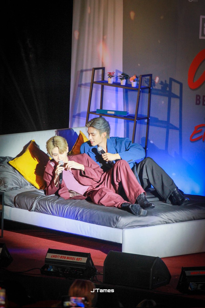 JETAMES99's tweet photo. You can reach me if you wanna stay up tonight

#NetJames
#BedFriendFinalEP
#TheEndingOfFriend https://t.co/TvxrrPMmhu