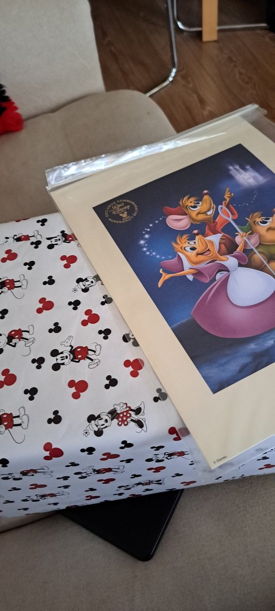 anja_1983's tweet photo. @XxSandy929xX This is what I got in my surprise package. https://t.co/tSMIFTpBRL