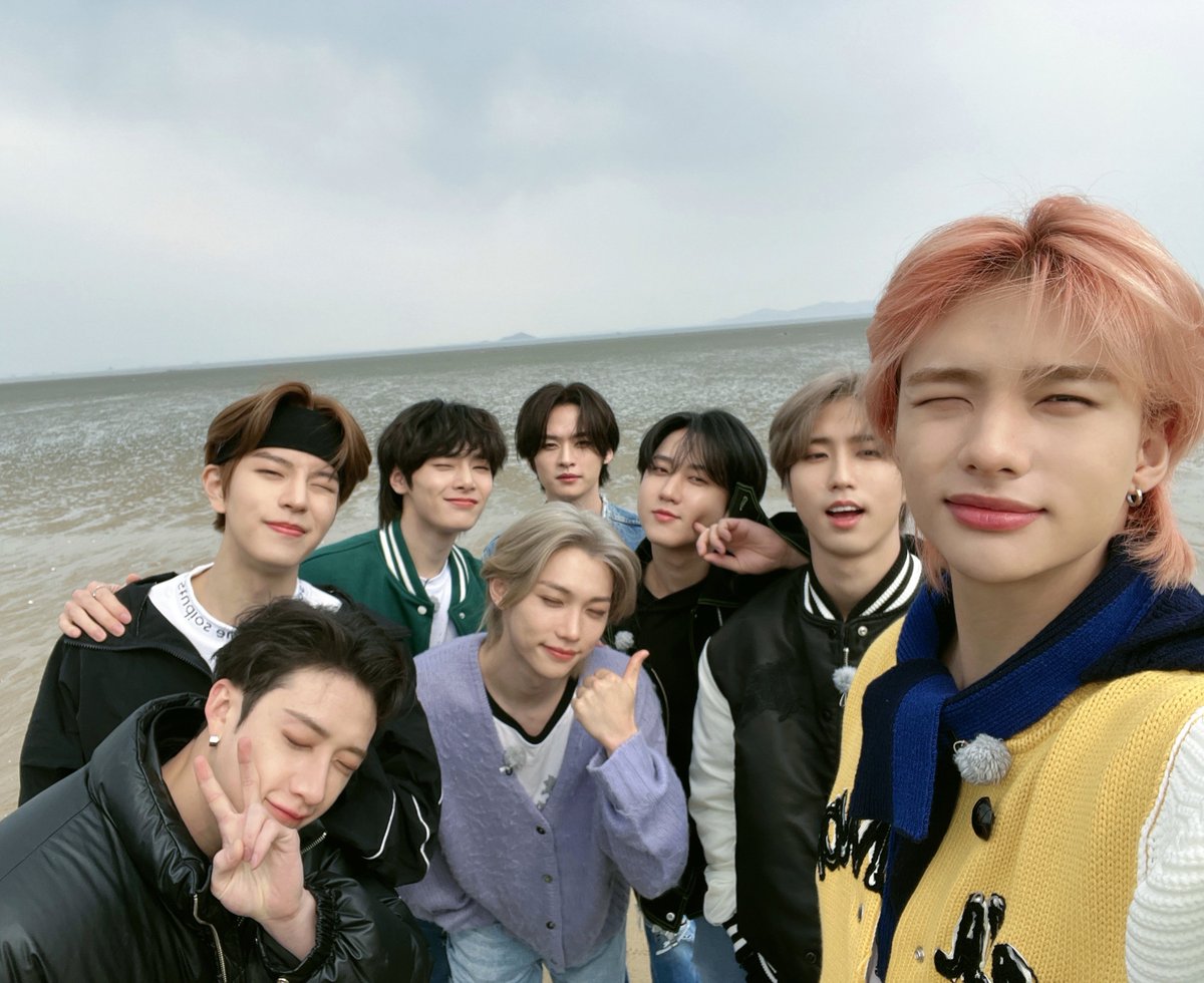 [SKZ-BEHIND📸] 살랑이는 바람 따라 떠난 스키즈 MT💙 다음 에피소드도 기대해주세요😉 #StrayKids #스트레이키즈 #스키즈코드 #SKZCODE #TimeOut_MT #YouMakeStrayKidsStay