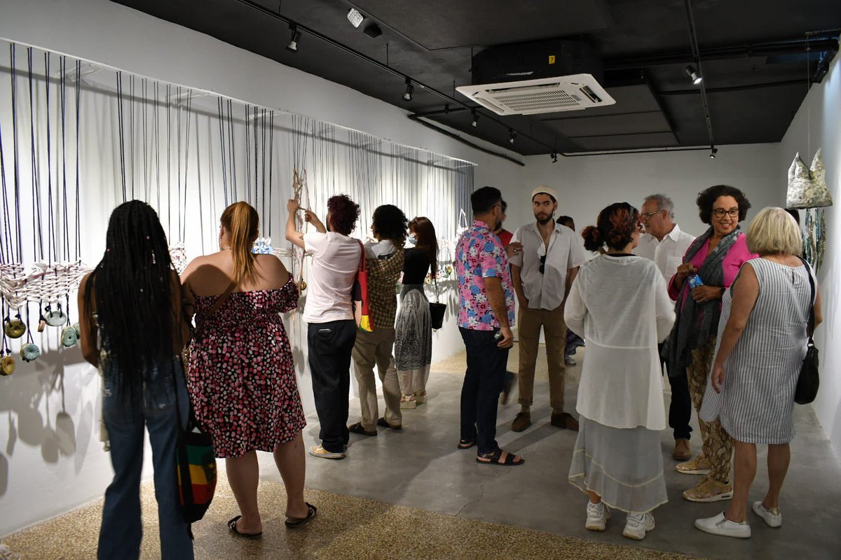 EEmergente's tweet photo. Agradecemos a todos los que nos acompañaron a la apertura de Serie de Exhibiciones Inmersivas , con los artistas Blanca Cebollero, Ludwig Medina y María Dolores Rodríguez. 
#seriedeexhibicionesinmersiva 

#BayamónDistritoCultural
#BayamónEsArte

#espacioemergente
#museo https://t.co/OGVVGuWOpZ