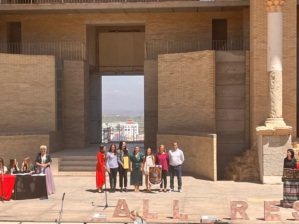 LletresFalleres's tweet photo. 🏆 El premi CLIMENT MATA al millor disseny i maquetació d’un llibret de falla de la Comunitat Valenciana és per a la falla @fallaROIS de #Gandia.

Enhorabona ! #plf23 https://t.co/4TVLvzpv1k