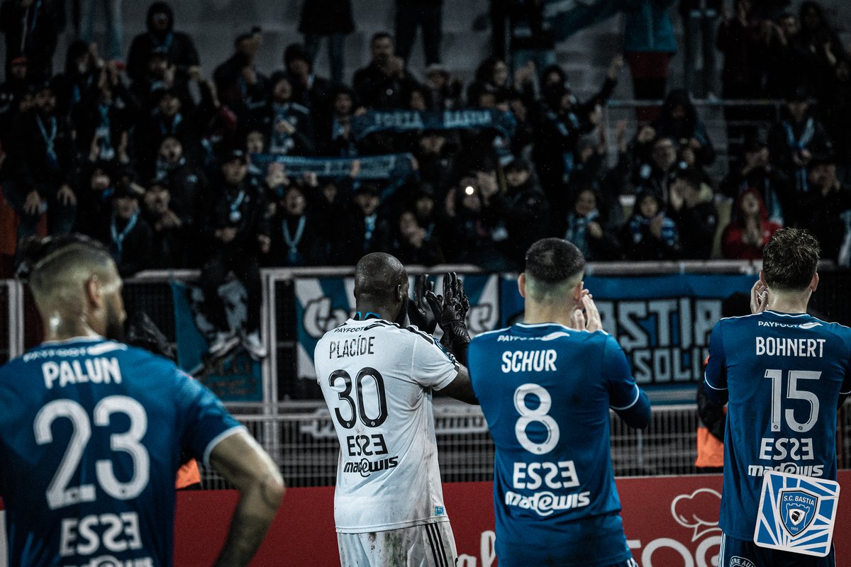 SCBastia's tweet photo. Vous étiez encore une fois nombreux à vous déplacer, sous une pluie diluvienne, pour donner de la voix pour le Sporting hier soir à Dijon ! 👏
Vi ringraziemu di core ! Cùn voi ùn simu mai soli ! 🙌 💙 #DFCOSCB https://t.co/m90NX8CG5D