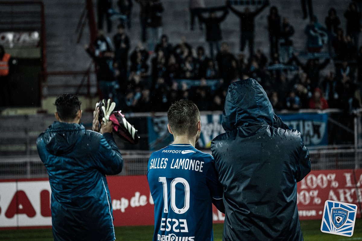 SCBastia's tweet photo. Vous étiez encore une fois nombreux à vous déplacer, sous une pluie diluvienne, pour donner de la voix pour le Sporting hier soir à Dijon ! 👏
Vi ringraziemu di core ! Cùn voi ùn simu mai soli ! 🙌 💙 #DFCOSCB https://t.co/m90NX8CG5D