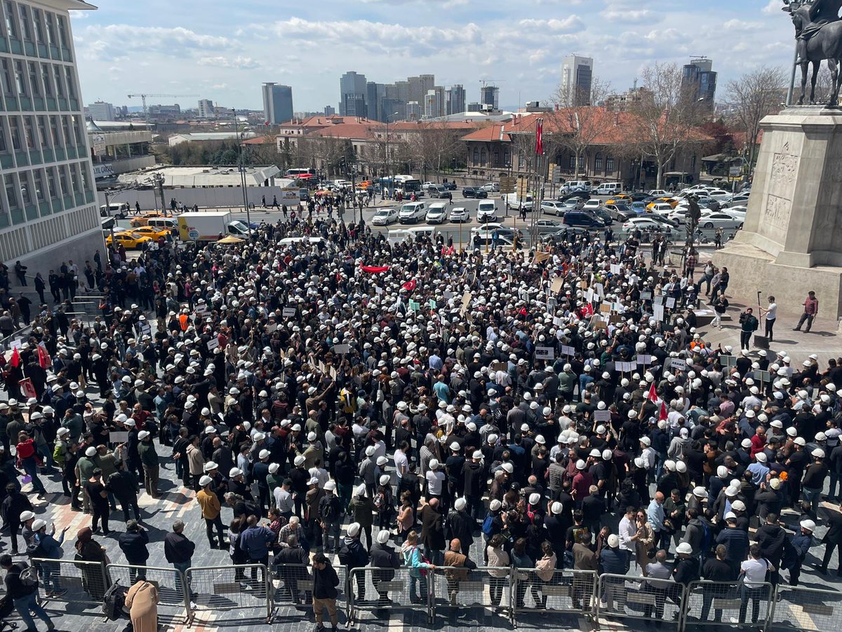 <a href="/suayip_denizd/">Şuayip Deniz Demir</a> <a href="/kaMUhendisleri/">Kamu Mühendisleri Platformu</a> <a href="/HMBakanligi/">T.C. Hazine ve Maliye Bakanlığı</a> <a href="/csgbakanligi/">T.C. Çalışma ve Sosyal Güvenlik Bakanlığı</a> <a href="/TCEnerji/">T.C. Enerji ve Tabii Kaynaklar Bakanlığı</a> <a href="/TCTarim/">T.C. Tarım ve Orman Bakanlığı</a> <a href="/TCSanayi/">Sanayi ve Teknoloji Bakanlığı</a> <a href="/tcsavunma/">T.C. Millî Savunma Bakanlığı</a> <a href="/tcbestepe/">T.C. Cumhurbaşkanlığı</a> Desteğiniz için teşekkür ederiz
Hep Birlikte bu yanlışın düzeltilmesini sağlayacağız
Bir çok farklı kurumda çalışan Kamu mühendisleri artık bir arada 
Bizi unutanlar, Haklı taleplerimiz gerçekleşene kadar bizi daha çok duyacaklar.