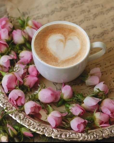 .

ما درس صداقت و صفا می‌خوانیم
آیین محبت و وفا می‌دانیم

زین بی‌هنران سفله ای دل! مخروش
کانها همه می‌روند و ما می‌مانیم