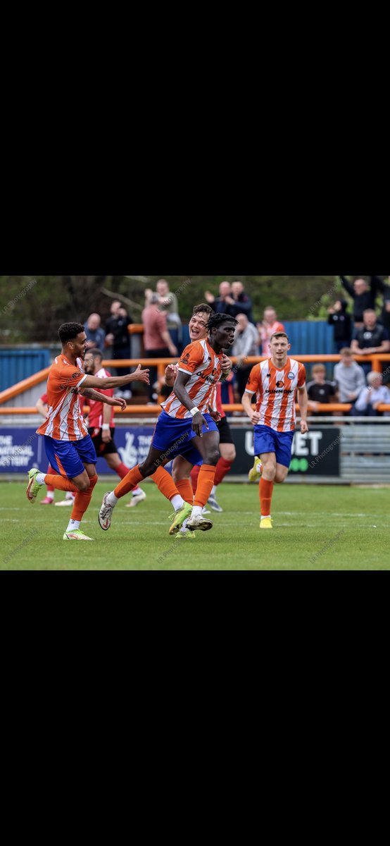 ansu_janneh's tweet photo. What a game! Really pleased with the result and happy to get another goal. Fans were great and now in the PLAYOFFS🤝❤️ @braintreetownfc https://t.co/bhXk0YzupS
