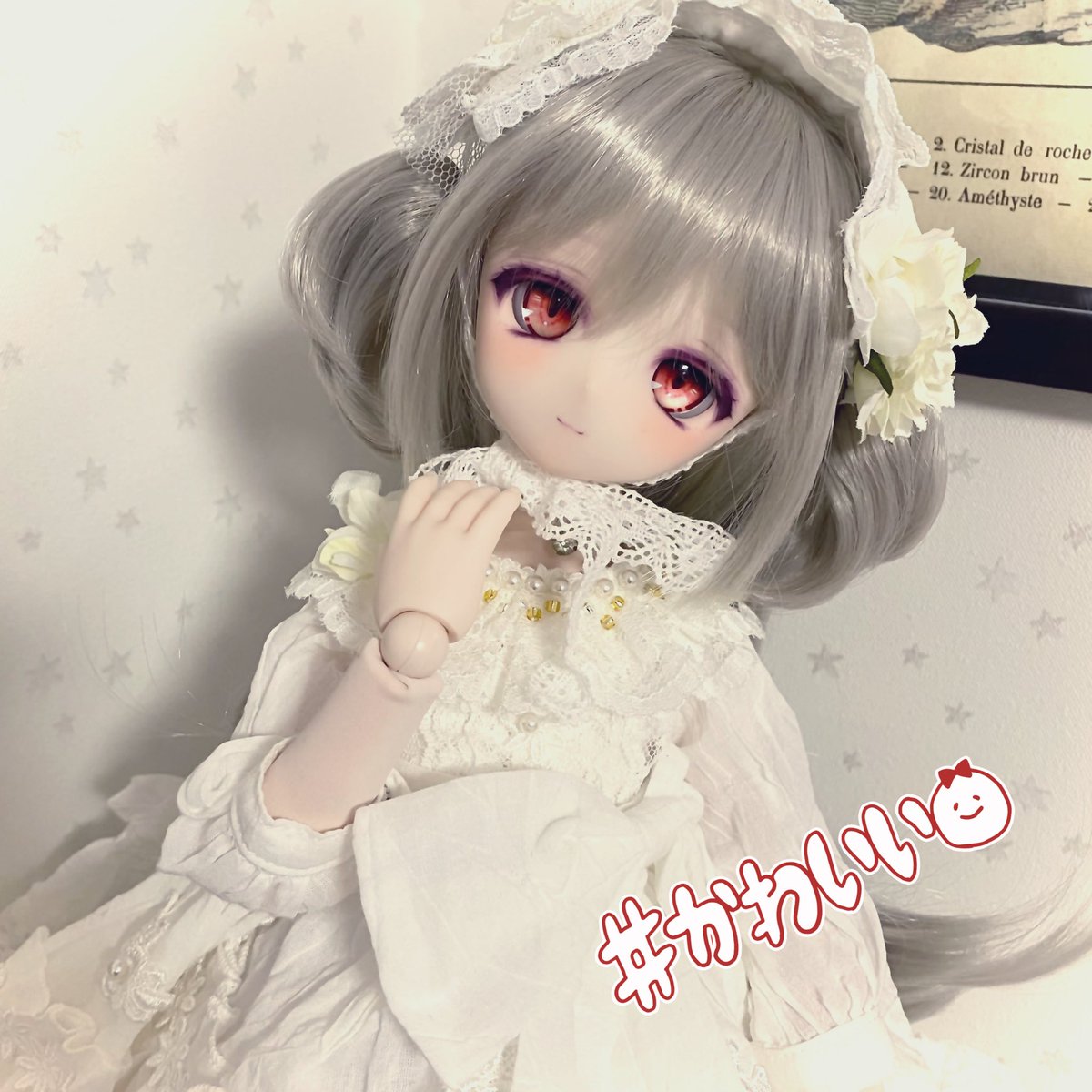 「黒いお洋服をずっと着せておくと色移りするのか〜…せや!それじゃ白いお洋服にお着替」|ひよい⛩春例い-33abのイラスト