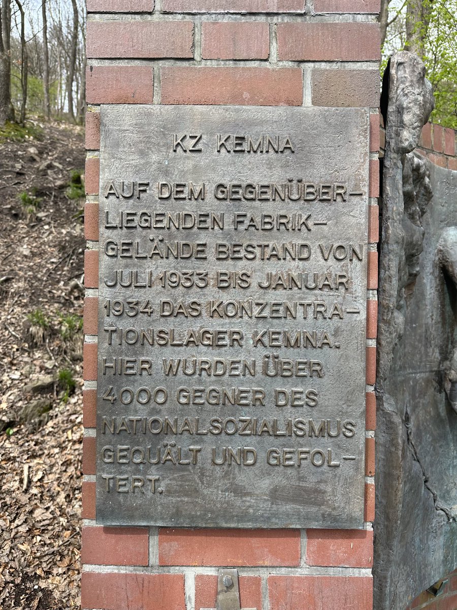 JensChristianW1's tweet photo. 1983 errichtetes Denkmal für die Opfer des #KZ-Wuppertal-#Kemna (1933/34). Heute wird im ehemaligen Lager erstmals eine #Ausstellung zur Lagergeschichte eröffnet. https://t.co/3eg7OZ1C5t