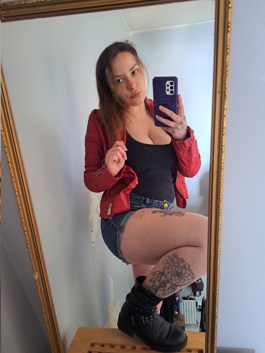 acidfirequeen 🖤 LowLife 😈 tweet media