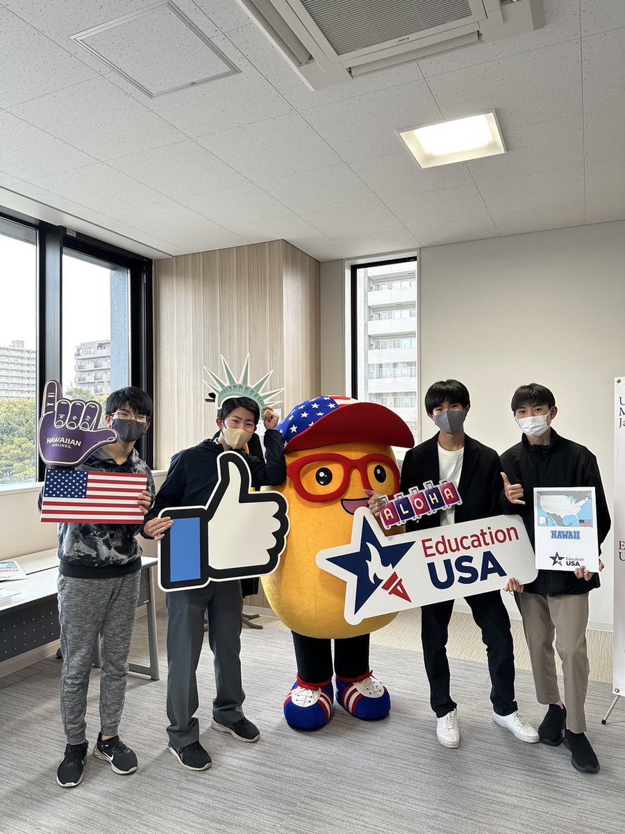 Yukikaze_Tech's tweet photo. 【イベント参加①】
 4/23(日)北海学園大学にてアメリカ大学留学フェアに@USConsSapporo様から招待を受け、参加してきました！ 
ここでは20を超えるアメリカの大学などのブースを設けられて��ます！ #アメリカ大学留学 #在日米国総領事館 #在札幌米国総領事館 #frc #中高生 #ロボコン #札幌Twitter会 https://t.co/MbceaqvRK8