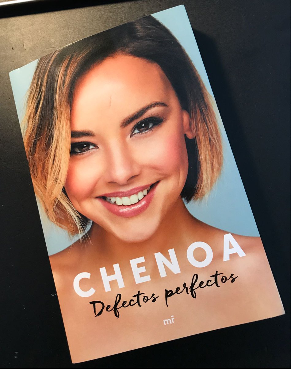 manuguzman67's tweet photo. @Chenoa ❤
#DefectosPerfectos 😍
#FelizDiaDelLibro
#felizsantjordi 🌹📚 https://t.co/kGKY3oKfrr