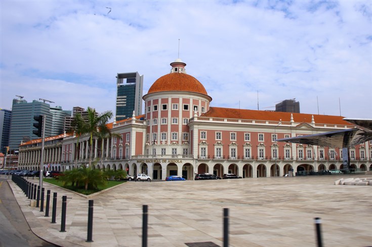 iAngola tweet media